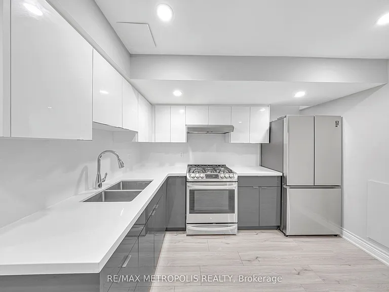 10 Snowcreek St — Photo 41