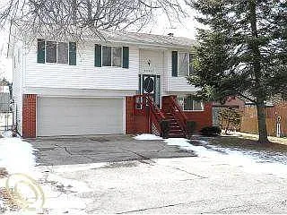3901 Elmhurst Rd photo 1