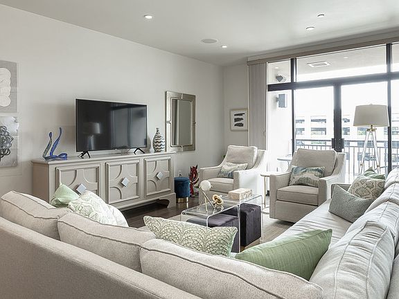5th image of 401 W Watson St APT 405