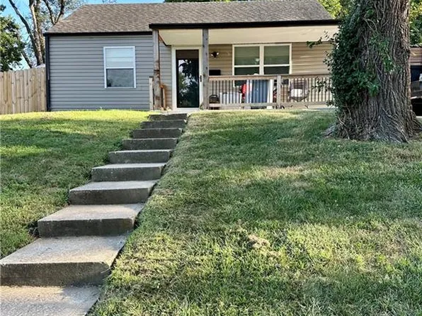 5201 Locust Ave, Kansas City, KS 66106