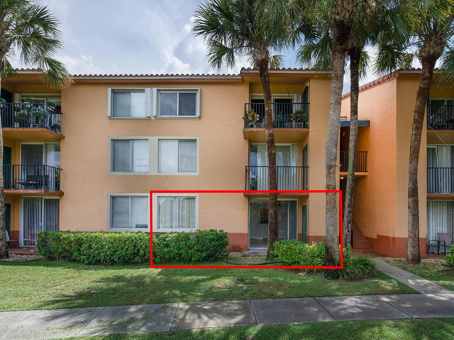 1 bed, 1.0 bath, 734 sqft, $1,795 — Photo 3