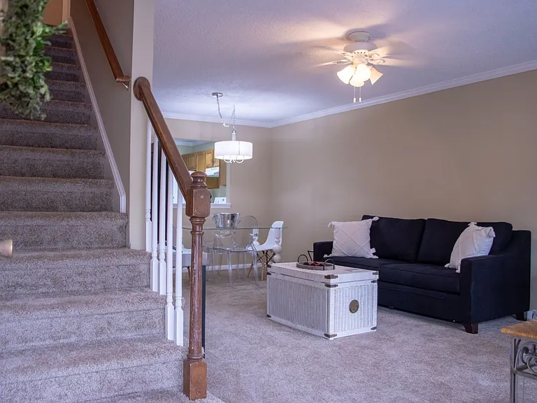 170 Northview Dr #6 — Photo 2