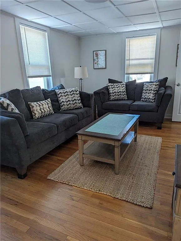 4 bed, 1086 sqft, $3,800 — Photo 1