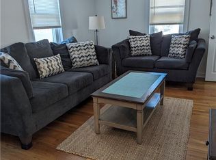 27 Mount Vernon St #2, Newport, RI 02840