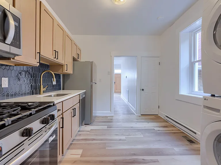 319-319 S Lime St #1 — Photo 16