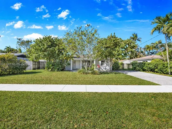 8230 SW 63rd Pl, Miami, FL 33143