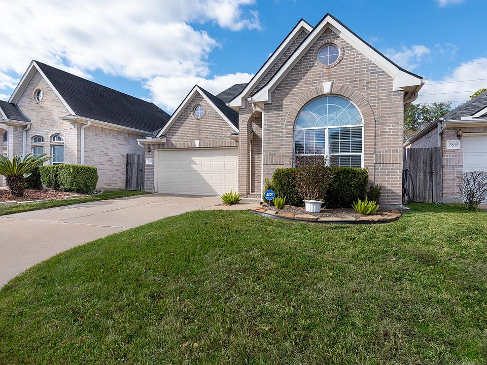 1st image of 15835 Collinsville Dr