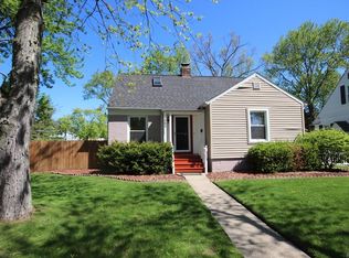 1501 Penistone Rd, Birmingham, MI 48009