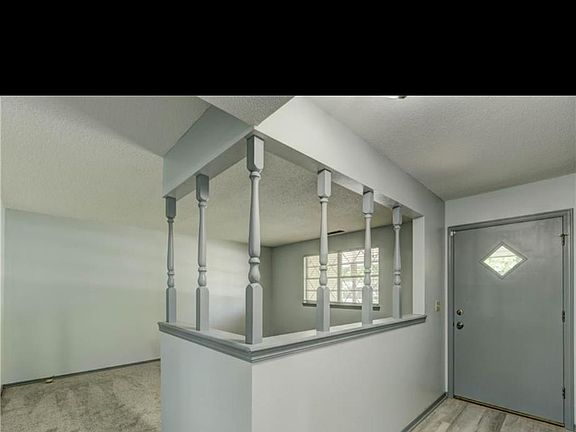 3rd image of 3217 Oakbrook Dr