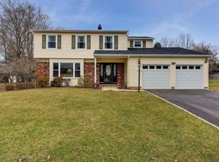 31 Nathan Hale Dr, Freehold, NJ 07728