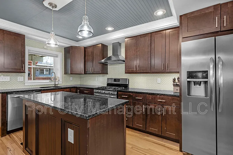 3 bed, 2.0 bath, 1440 sqft, $2,600 — Photo 4