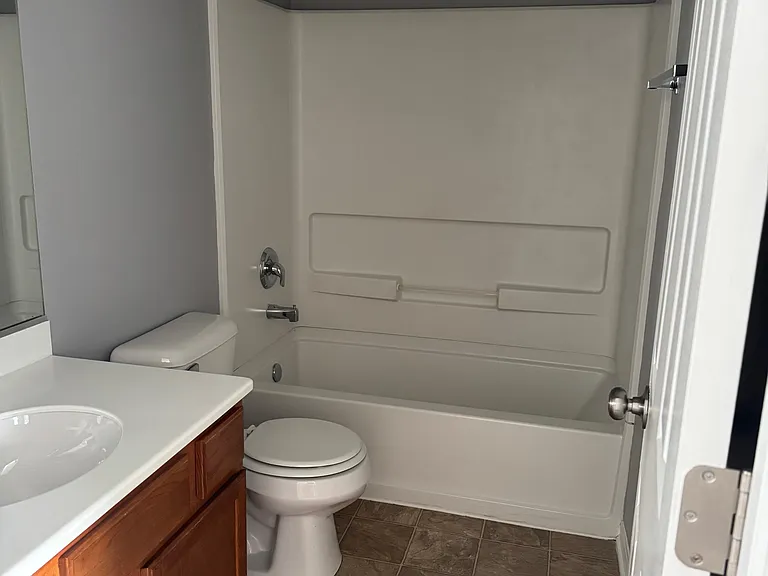 1603 Edinburgh Dr — Photo 3