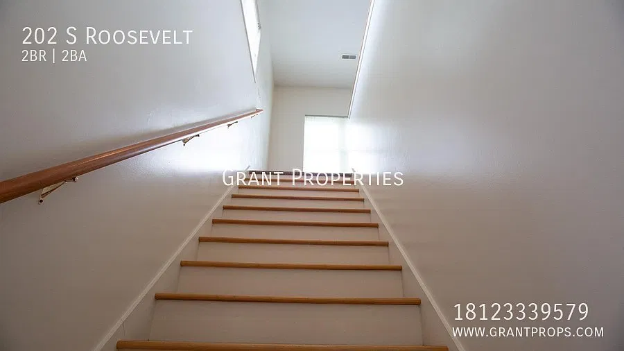 202 S Roosevelt — Photo 4