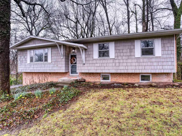 712 Carole Pl, Newburgh, IN 47630