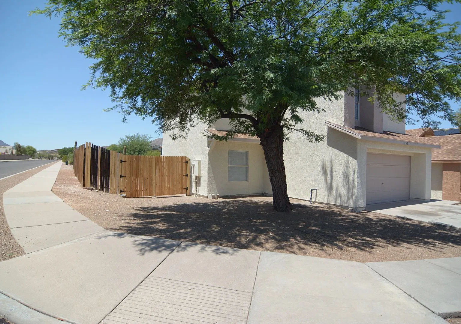 Remodeled 3 Bedroom 2.5 Bath House! West Tucson Location! — Photo 2