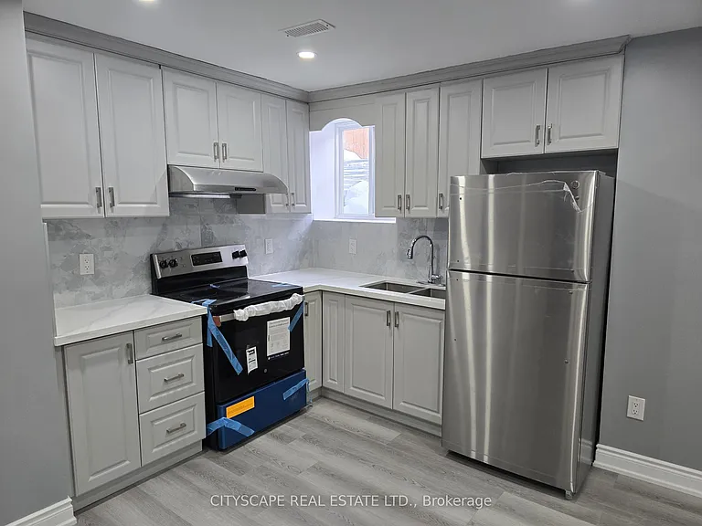 306 Bessborough Dr — Photo 1