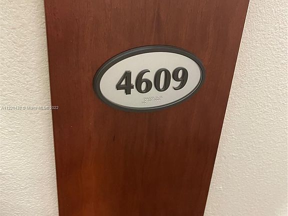 3rd image of 1750 N Bayshore Dr APT 4609
