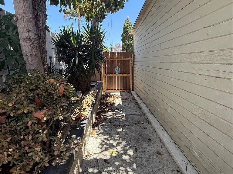 616 Huntington St — Photo 13