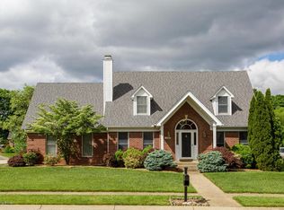 1414 Twin Ridge Rd, Lyndon, KY 40242