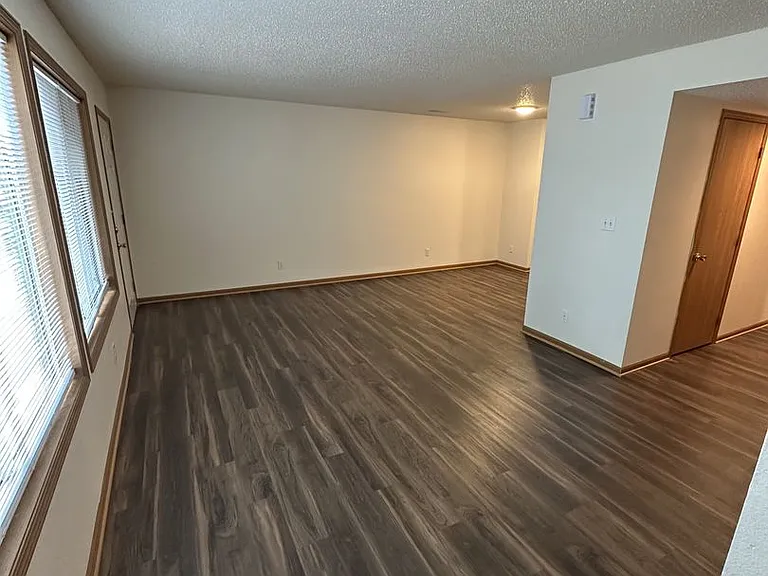 1011 Kellogg Ave — Photo 13