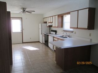 1011 NE Lindsay Ave APT B, Lees Summit, MO 64086