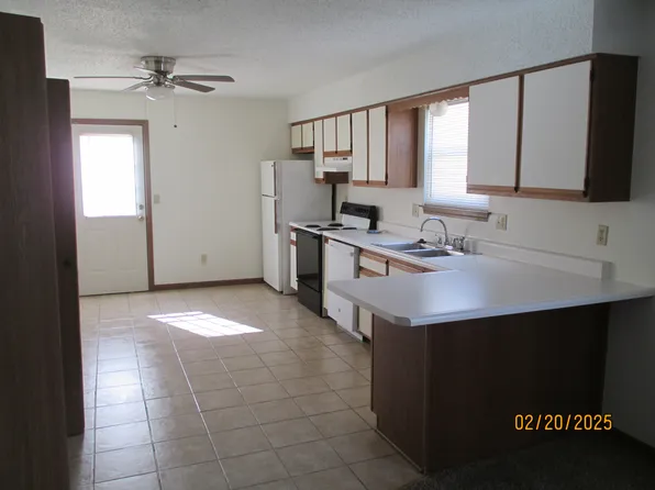 1011 NE Lindsay Ave APT B, Lees Summit, MO 64086
