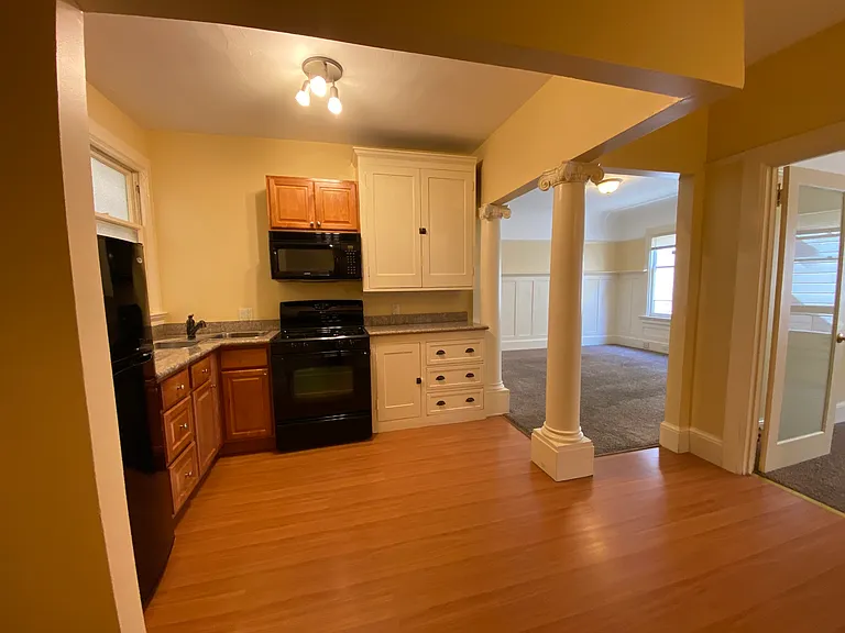 524 Georgia St #204 — Photo 14