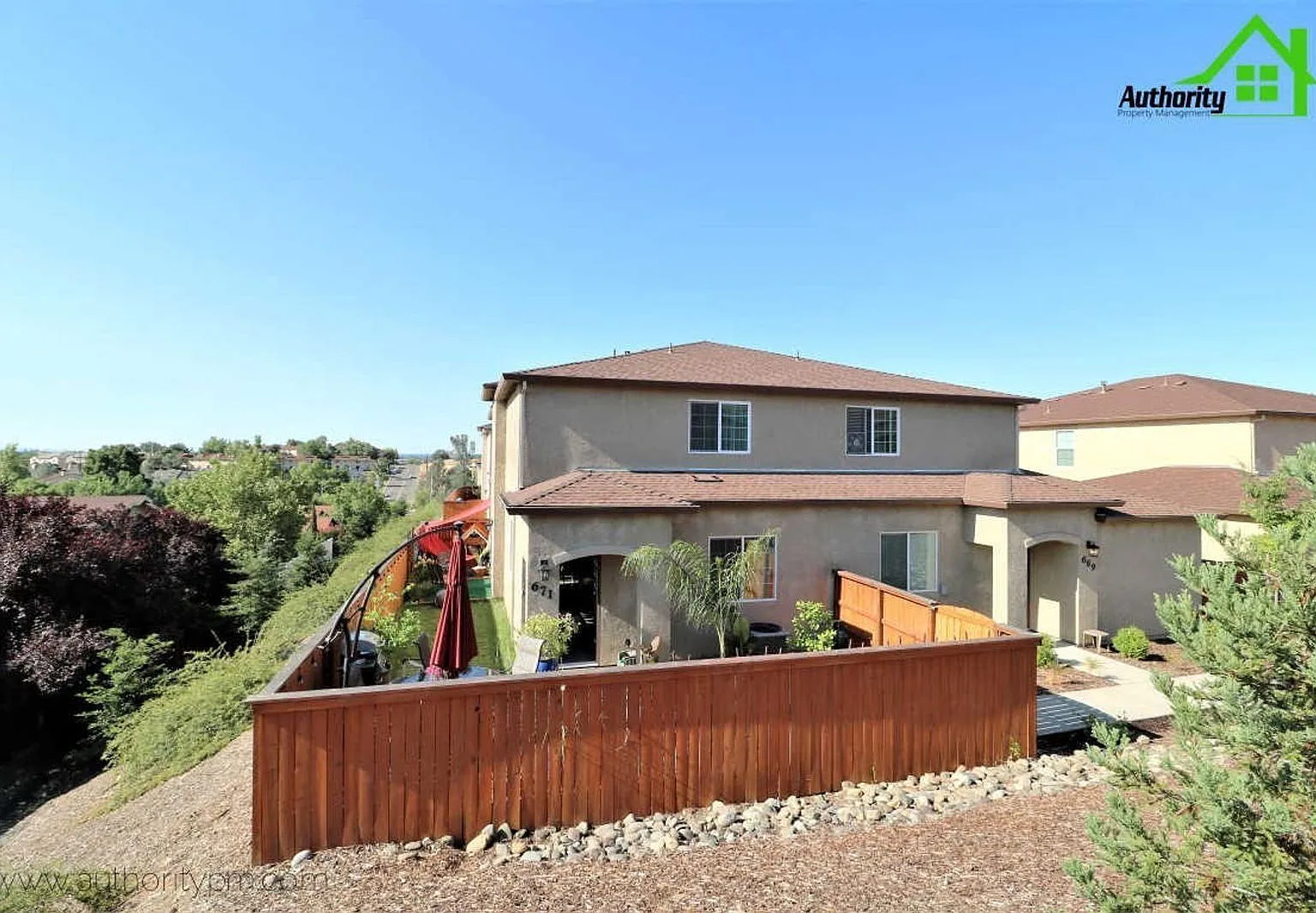 4 bed, 2.5 bath, 1662 sqft, $2,095 — Photo 3