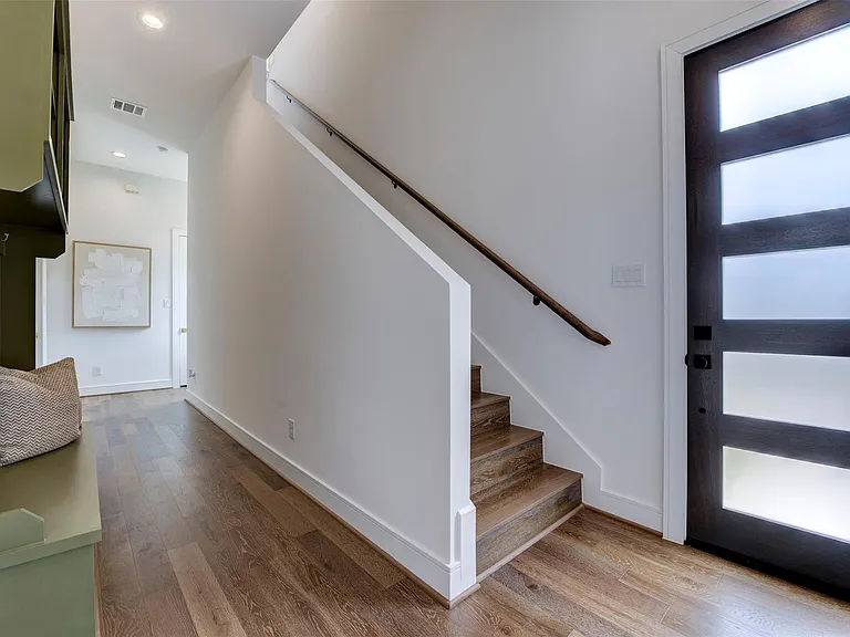 7120 Gary St #B — Photo 3