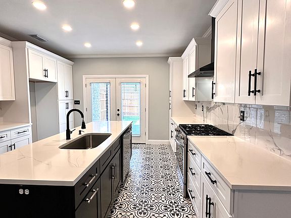 2nd image of 6610 Teresa Ln