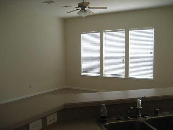 5th image of 1827 Caldbeck Ln