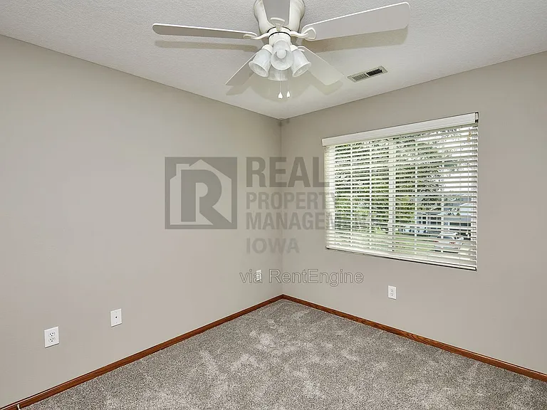 3504 163rd St — Photo 17