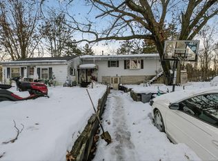 3481 Cloverville Rd, Fruitport, MI 49415