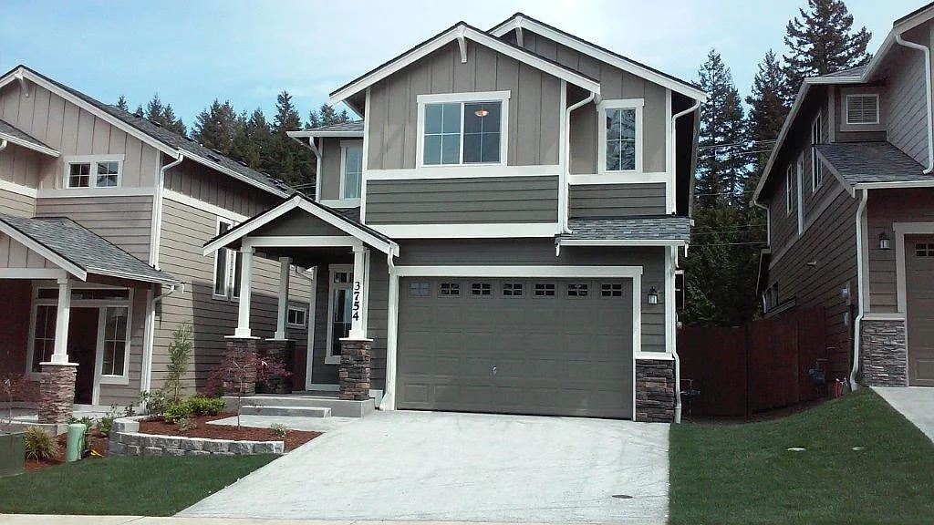 3 bed, 2.5 bath, 1900 sqft, $2,750 — Photo 1