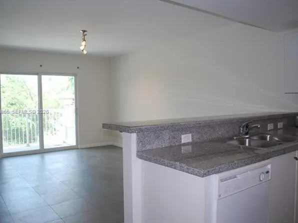 2740 SW 28th Ter, Miami, FL