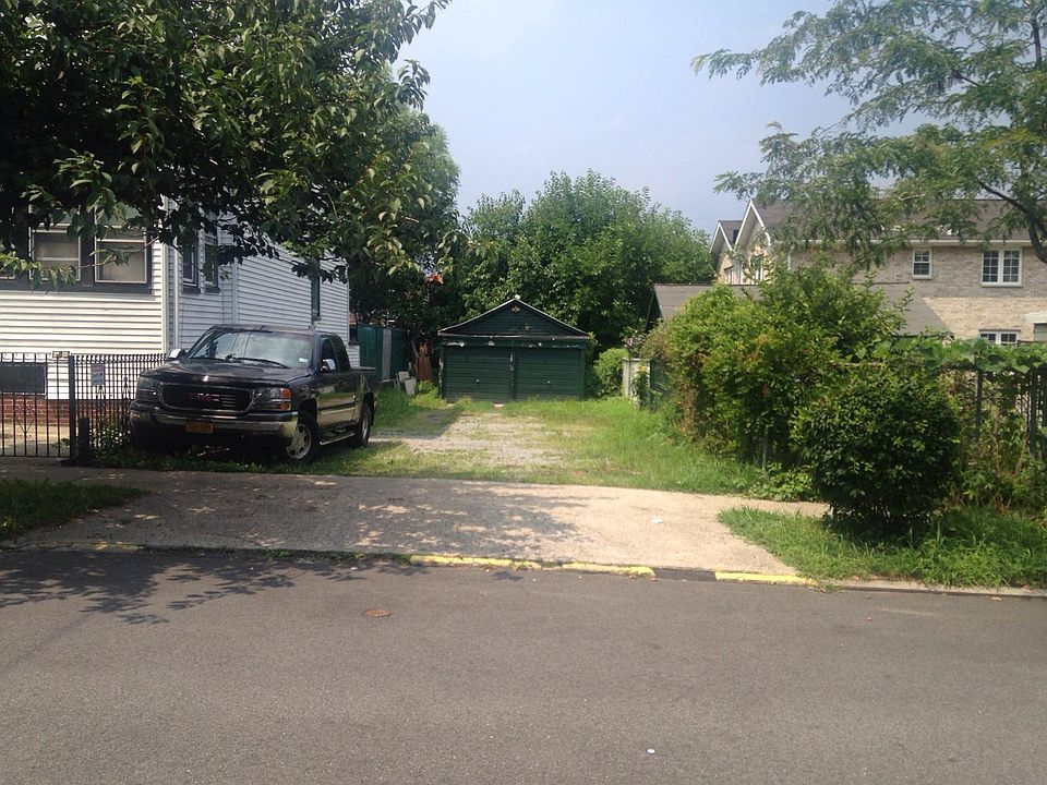 1st image of 39-12 54 St
