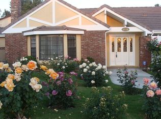 2589 N Robinhood Pl, Orange, CA 92867