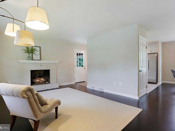 3rd image of 10833 Oak Valley Dr