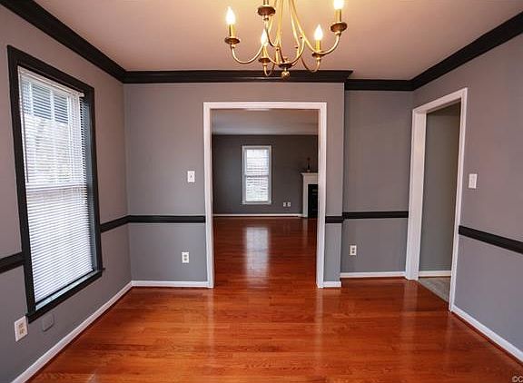 5th image of 10204 Meadbrook Ct