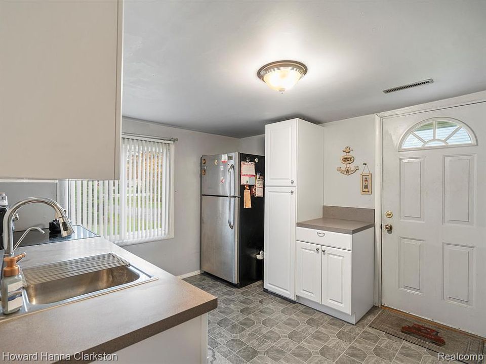 8950 Sashabaw Rd, Clarkston, MI 48348 MLS 20230090911 Zillow