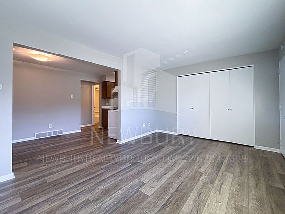 4th image of 106 Saint Andrews Dr #A