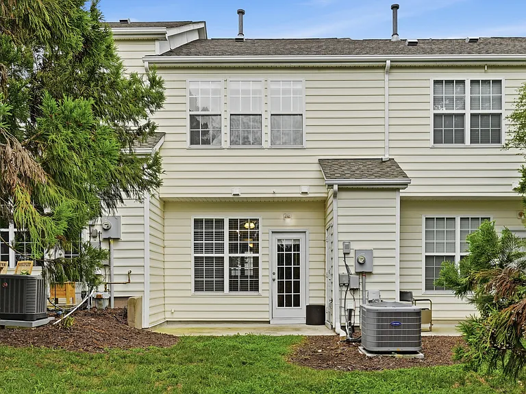 221 Grey Elm Trl — Photo 27