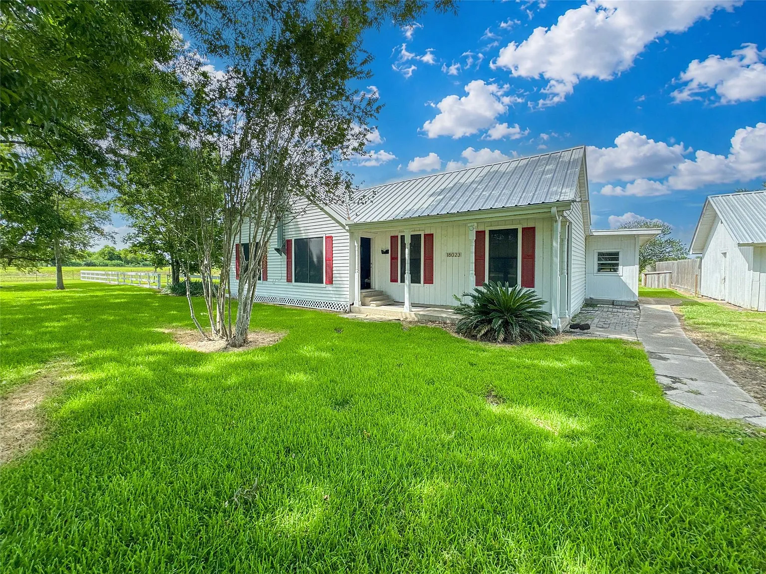 4 bed, 2.0 bath, 2156 sqft, $10,000 — Photo 1