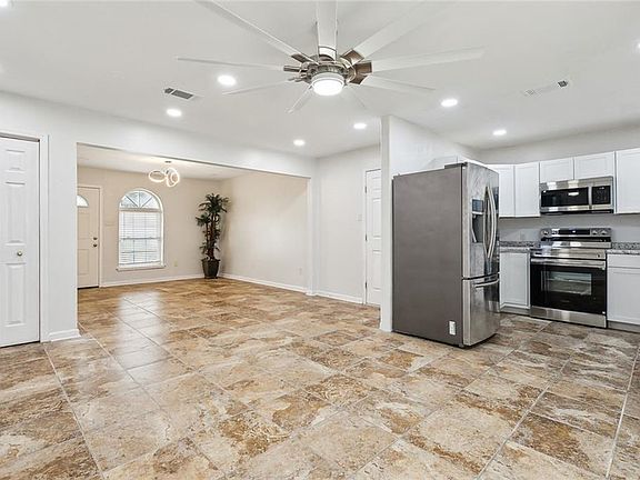 3rd image of 1716 Heights Dr