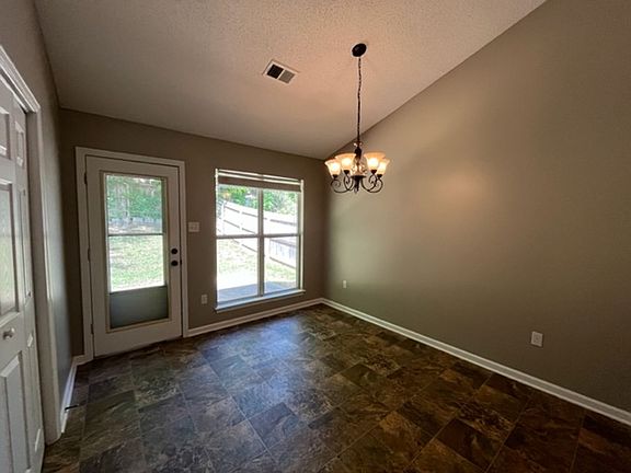 4th image of 5297 Bradley Ln