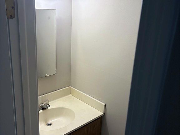 2nd image of 1365 Maple Shade Ln