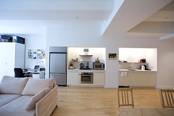 Rented by Avenue Real Estate | media 42