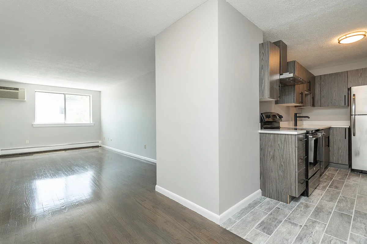 Building Photo - 14 Murdock St #28
