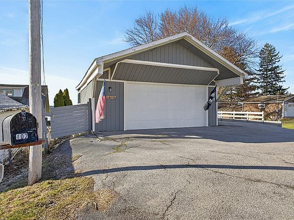4th image of 402 South Dr