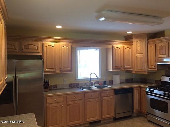 2nd image of 4695 Harlan Dr